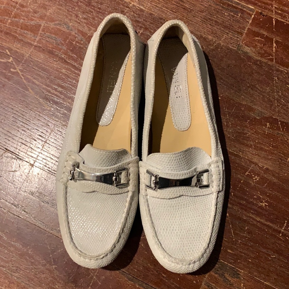 Van Eli loafers - new size 8 leather
